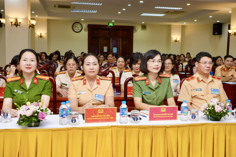 z7119212115585_43045c4e44e0430e3b7127b2be21c72a.jpg -0