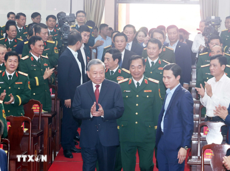 Tổng Bí thư: Chăm lo xây dựng Lực lượng vũ trang Quân khu 1 vững mạnh toàn diện -0