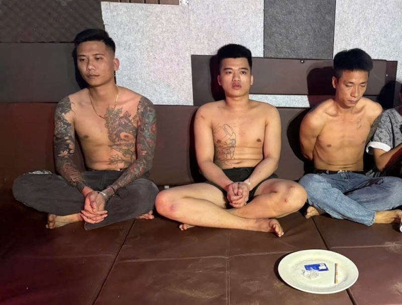 Chủ quán và nhân viên tổ chức cho khách “bay lắc” tại quán karaoke 