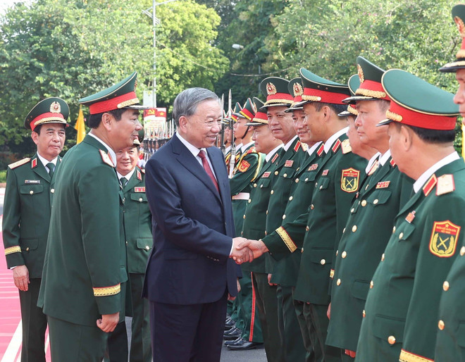 Tổng Bí thư: Chăm lo xây dựng Lực lượng vũ trang Quân khu 1 vững mạnh toàn diện -0