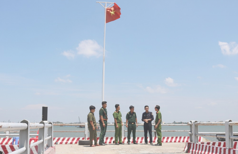 Giữ vững bình yên tuyến biên giới Tây Nam -0