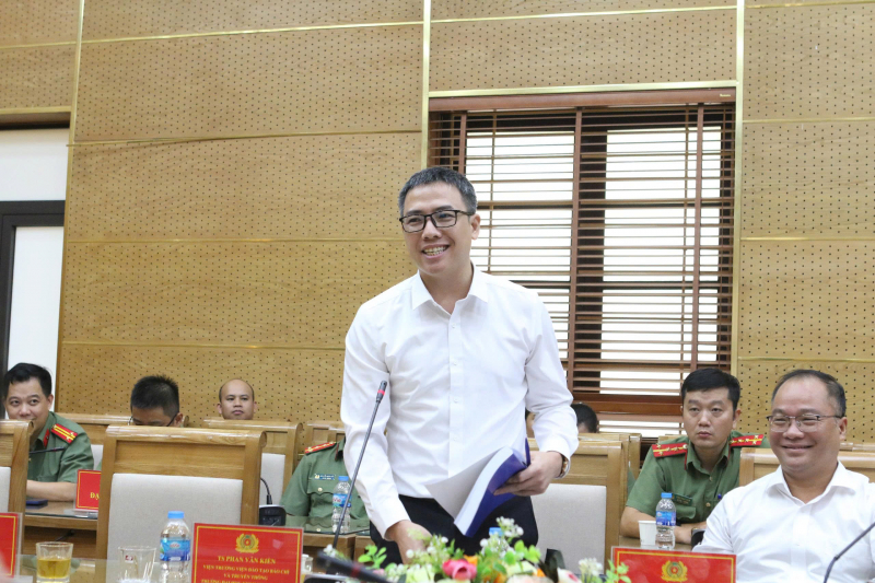 Hoàn thiện lý luận và nâng cao hiệu quả công tác truyền thông chính sách đảm bảo ANTT -0