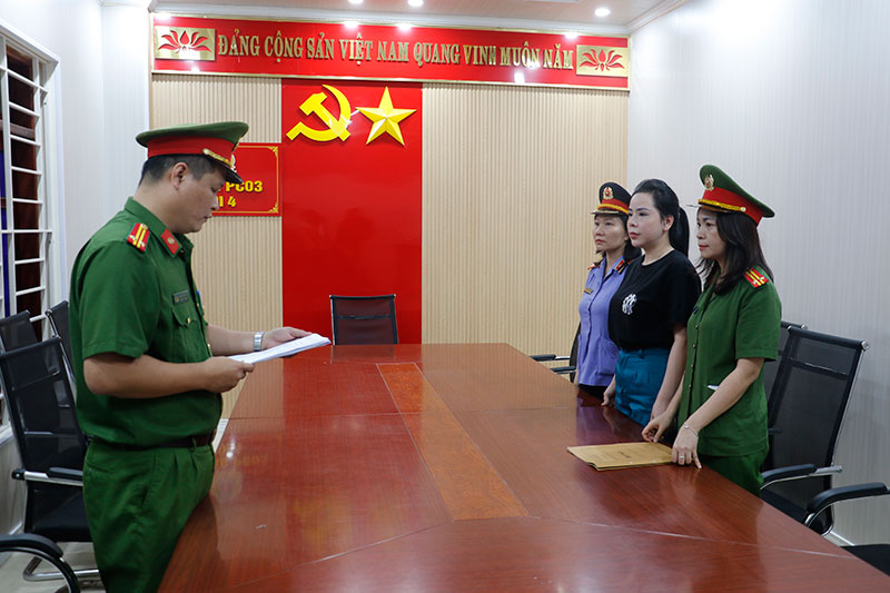 Vờ “khám bệnh miễn phí” để bán thực phẩm chức năng giá cao -0