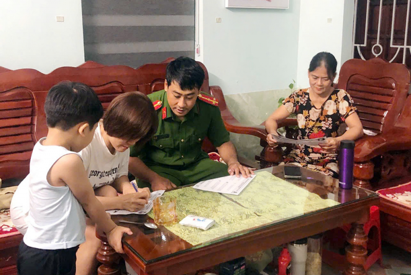 gen-h-z7115832398604_7a41fddabb149d6219b52abe75957341.jpg -0