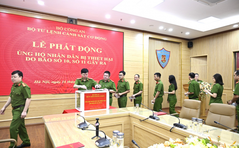 Bộ Tư lệnh CSCĐ quyên góp ủng hộ đồng bào bị thiệt hại do thiên tai -3