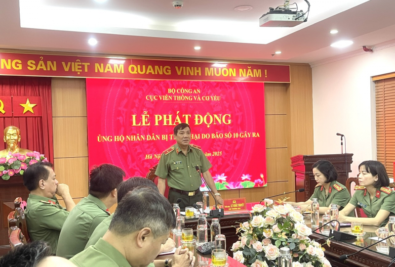 Cục Viễn thông và cơ yếu chung tay ủng hộ, chia sẻ khó khăn với đồng bào bị thiệt hại bởi bão lũ -0