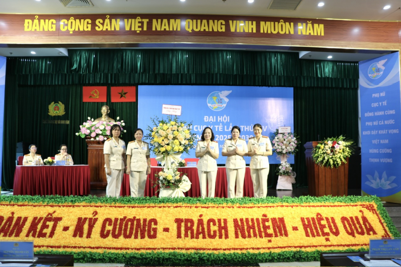 Phụ nữ Cục Y tế -0