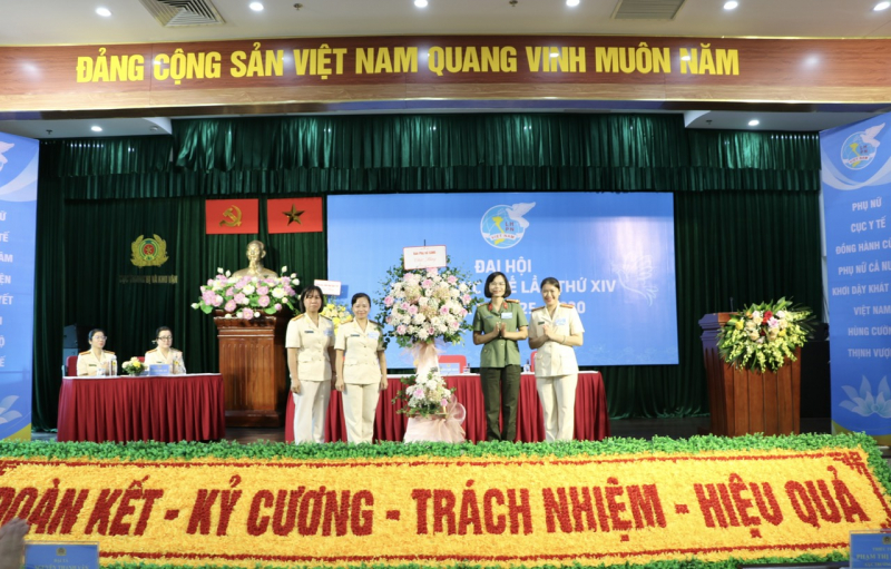 Phụ nữ Cục Y tế -0