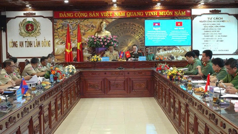 Công an Lâm Đồng và Công an Mondulkiri (Campuchia) hợp tác giữ vững ANTT vùng biên giới -0