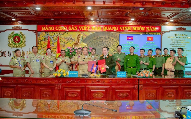 Công an Lâm Đồng và Công an Mondulkiri (Campuchia) hợp tác giữ vững ANTT vùng biên giới -0