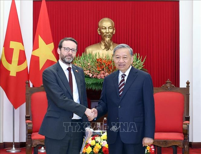 Tổng Bí thư Tô Lâm tiếp Đại sứ Anh tại Việt Nam  -0
