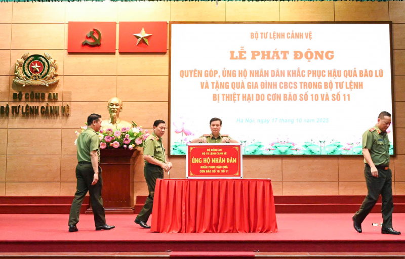 Nghĩa tình người chiến sĩ Cảnh vệ giữa mùa bão lũ -0