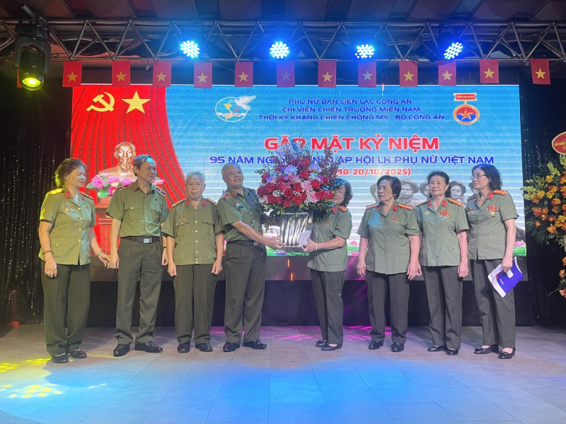 Gặp mặt Nữ Công an chi viện chiến trường miền Nam -0