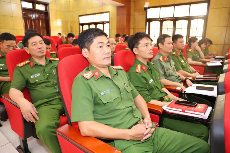 Hội thảo khoa học “Hoàn thiện pháp luật thi hành tạm giữ, tạm giam và cấm đi khỏi nơi cư trú” -0