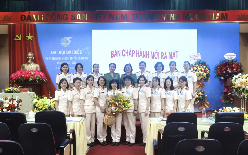 Phụ nữ Bệnh viện Y học cổ truyền -0