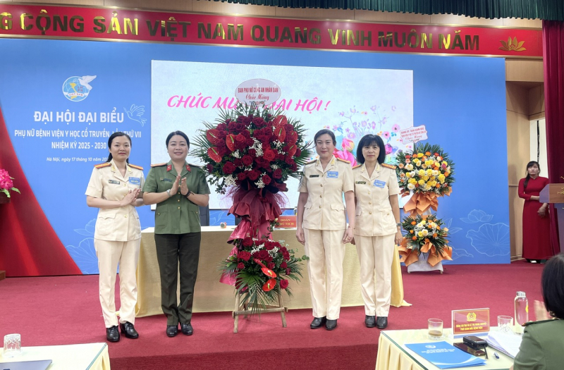 Phụ nữ Bệnh viện Y học cổ truyền -0