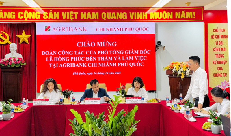 Đoàn công tác Phó Tổng giám đốc Agribank Lê Hồng Phúc làm việc  tại chi nhánh Phú Quốc -0