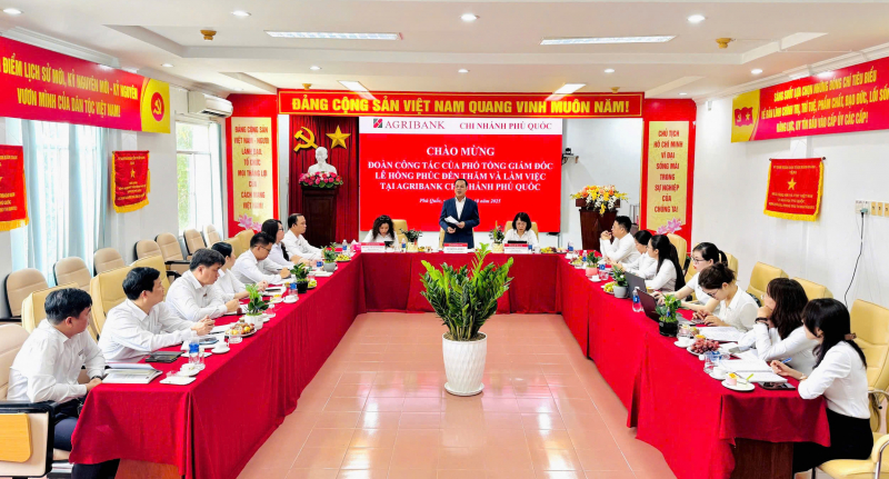 Đoàn công tác Phó Tổng giám đốc Agribank Lê Hồng Phúc làm việc  tại chi nhánh Phú Quốc -0