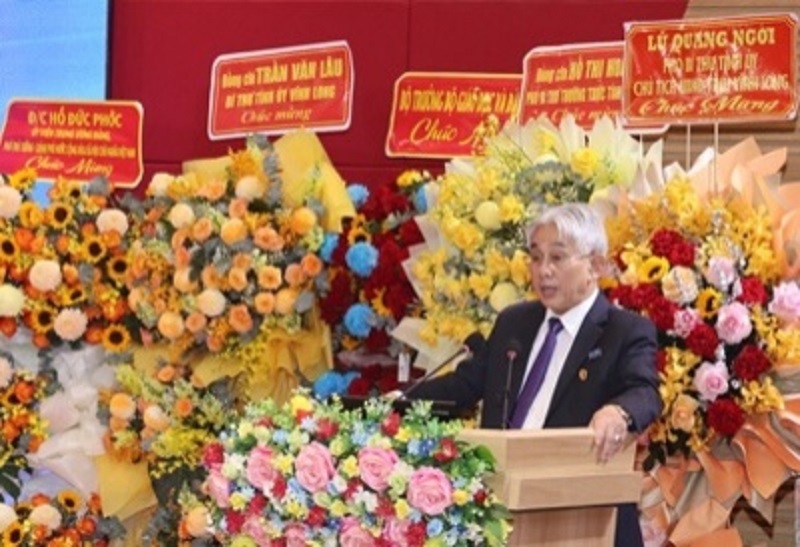 Trường Đại học Cửu Long đón nhận Huân chương Lao động hạng Nhì -0