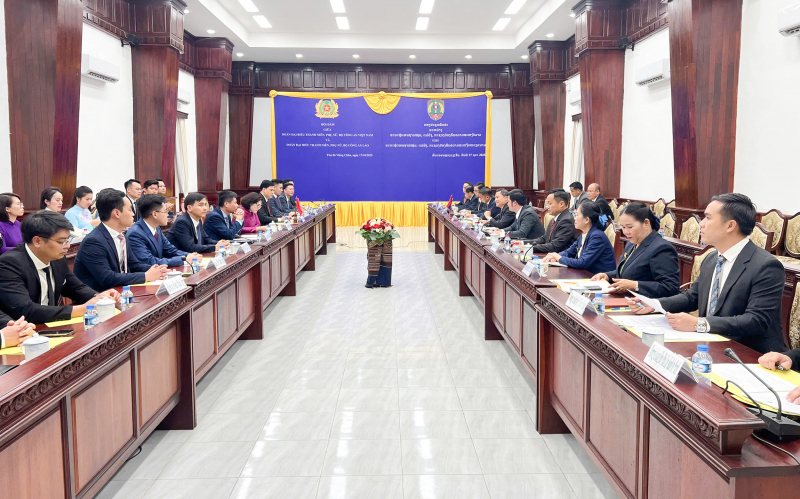 Giao lưu thắm tình hữu nghị giữa thanh niên, phụ nữ Công an Việt Nam và Lào -0