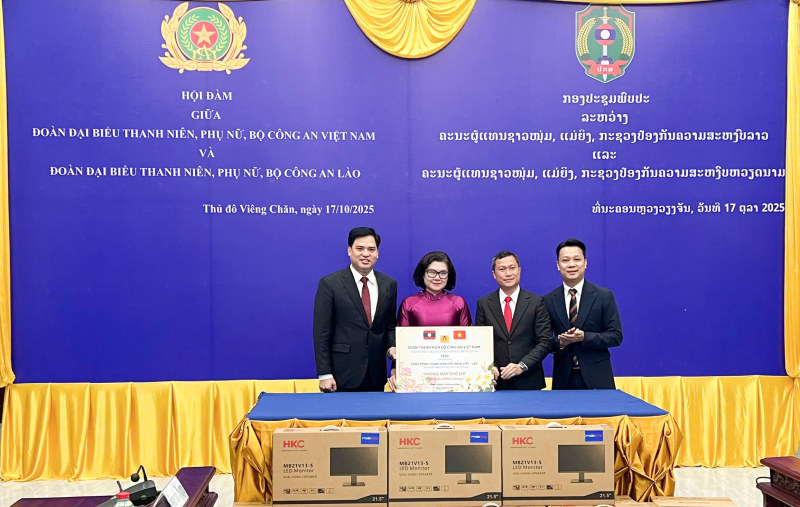 Giao lưu thắm tình hữu nghị giữa thanh niên, phụ nữ Công an Việt Nam và Lào -0