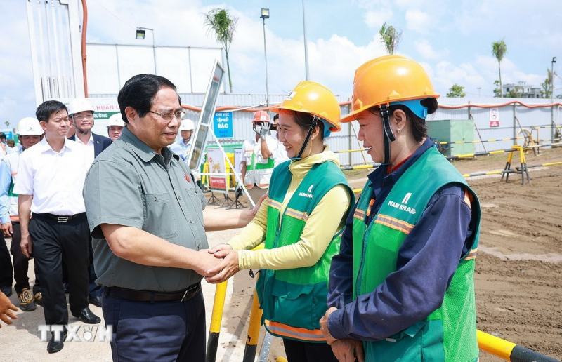 Thủ tướng Phạm Minh Chính kiểm tra, chỉ đạo xử lý các vướng mắc tại Cần Thơ -0