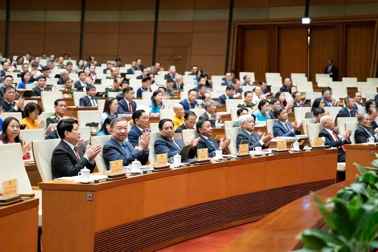 Quốc hội khoá XV là nhiệm kỳ đặc biệt khi tổ chức 19 kỳ họp, trong đó 9 kỳ họp bất thường -0