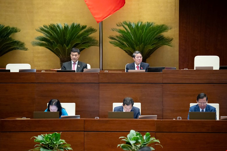 Quốc hội khoá XV là nhiệm kỳ đặc biệt khi tổ chức 19 kỳ họp, trong đó 9 kỳ họp bất thường -0