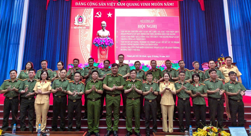 Tập huấn, tuyên truyền các văn bản quy phạm pháp luật trong CAND -2