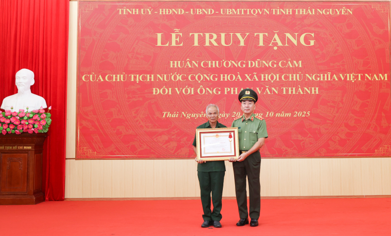 Vinh danh tấm gương quên mình cứu người trong lũ dữ ở Thái Nguyên -0