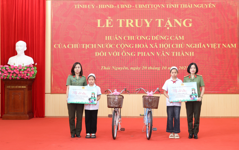 Vinh danh tấm gương quên mình cứu người trong lũ dữ ở Thái Nguyên -0