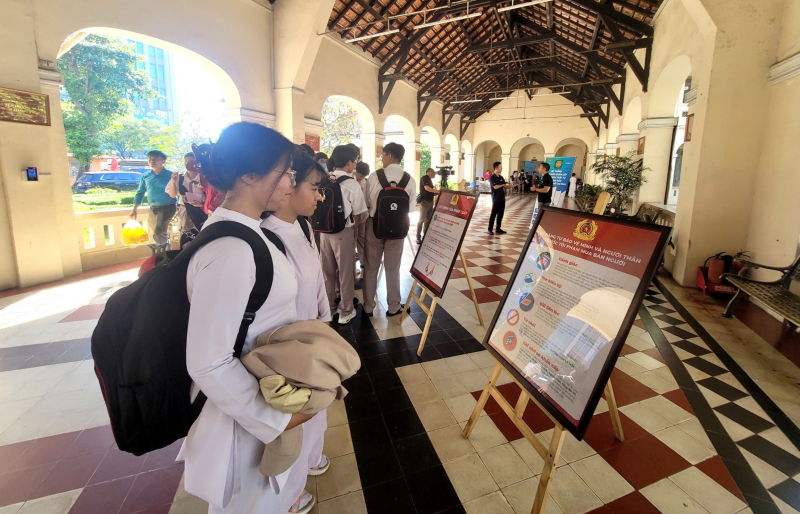 Cùng nhau xây dựng “lá chắn an toàn” bảo vệ học sinh, sinh viên -0