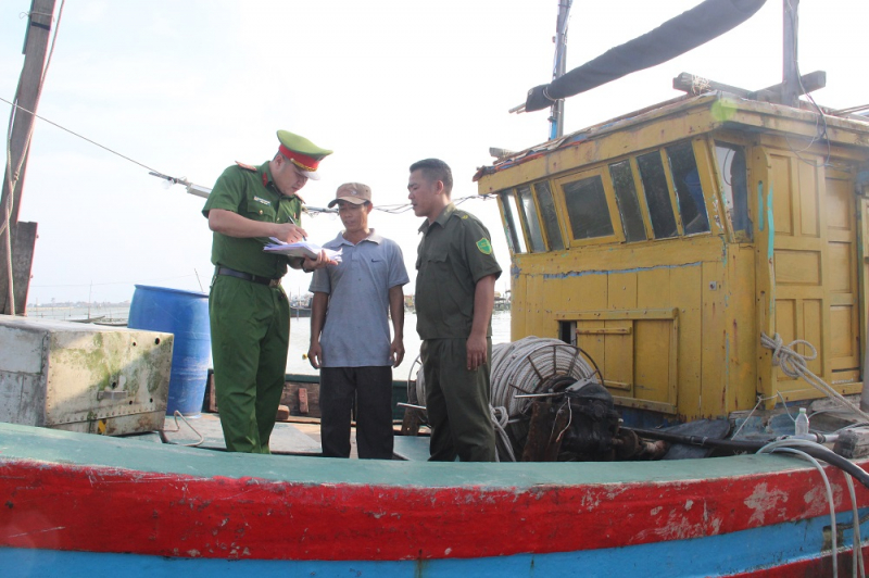 Giúp ngư dân khai thác hải sản đúng quy định để gỡ “thẻ vàng” IUU -0