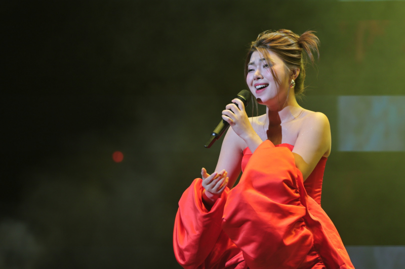 Trao toàn bộ tiền bán vé và vận động từ đêm nhạc “Hoa nở sau mưa” ủng hộ Cao Bằng -0