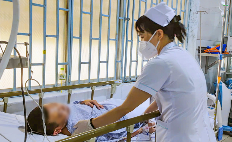 “Thần y mạng” chữa bệnh bằng độc dược -0