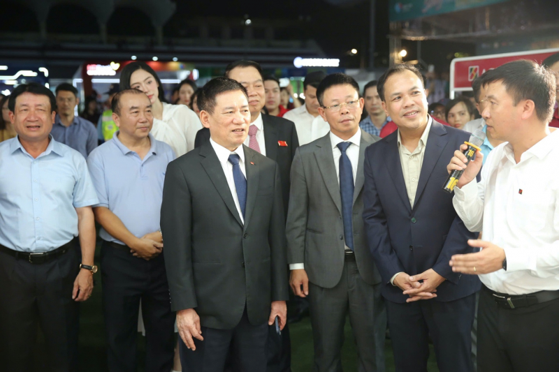 Agribank mang sản phẩm công nghệ cực chất đến Ngày thẻ Việt Nam 2025 -0