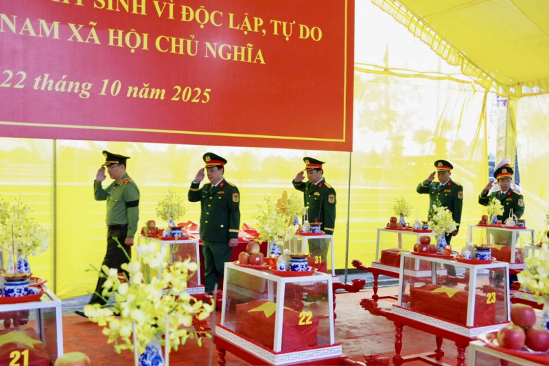 Truy điệu, an táng 34 hài cốt liệt sĩ được tìm thấy ở khu vực Thành cổ Quảng Trị -1