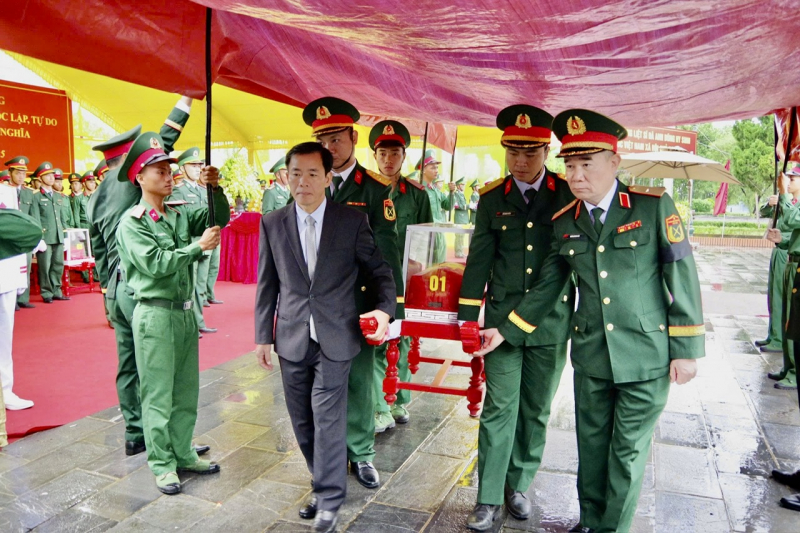 Truy điệu, an táng 34 hài cốt liệt sĩ được tìm thấy ở khu vực Thành cổ Quảng Trị -2