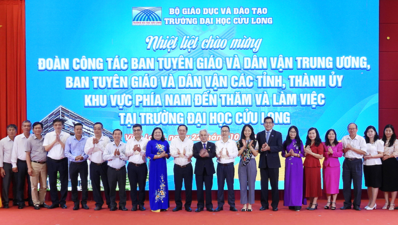 Komisi Propaganda dan Mobilisasi Massa Pusat melakukan survei lapangan terhadap model inovasi di Vinh Long -0