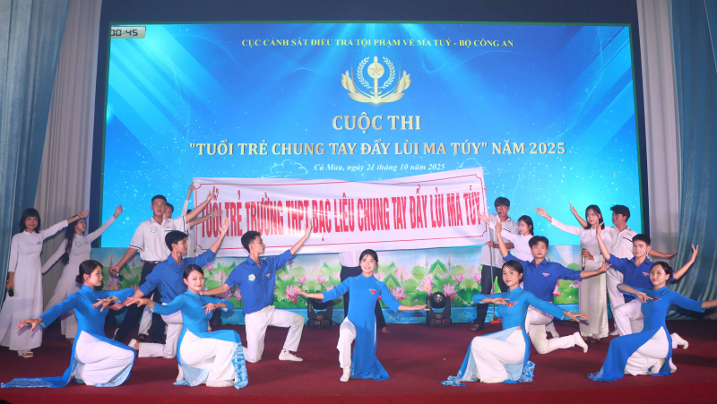 Tuổi trẻ Cà Mau chung tay đẩy lùi ma túy -3