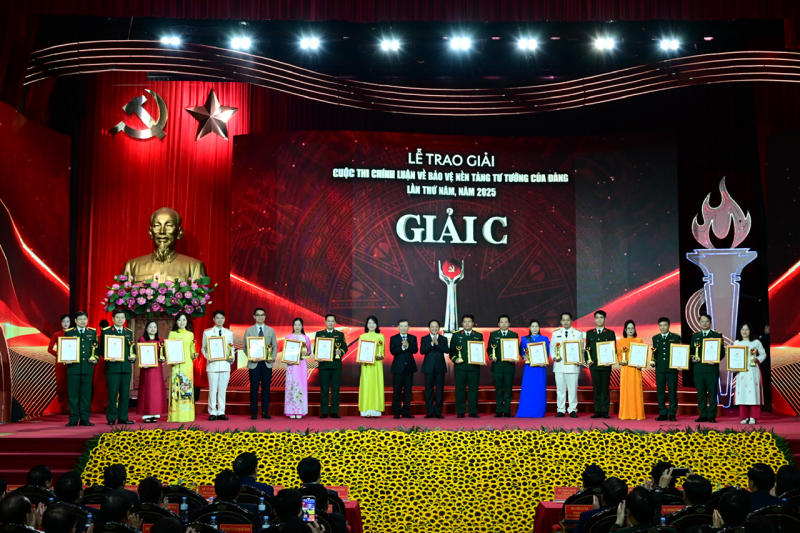 Trao giải Cuộc thi chính luận về bảo vệ nền tảng tư tưởng của Đảng lần thứ V năm 2025 -0