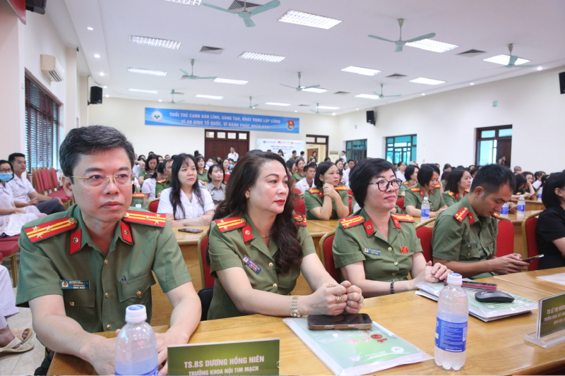 Chuyển đổi số trong công tác điều dưỡng, ứng dụng chăm sóc người bệnh toàn diện -0