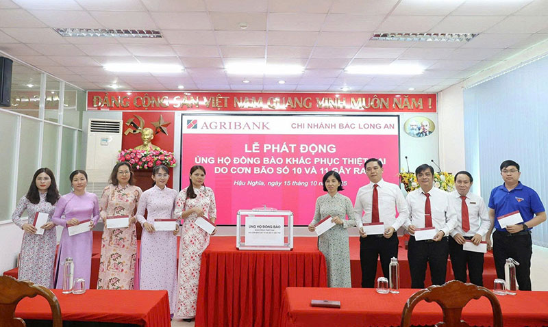 Agribank Bắc Long An hướng về miền Bắc sau bão số 10 và 11 -1