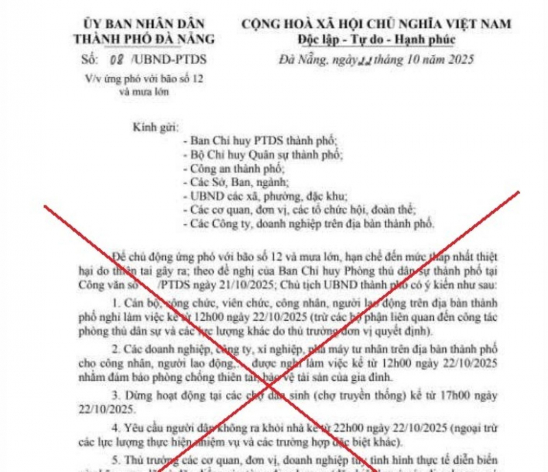 Không có chuyện cán bộ được nghỉ làm việc, chợ dừng hoạt động từchiều 22/10 do bão số 12. -0