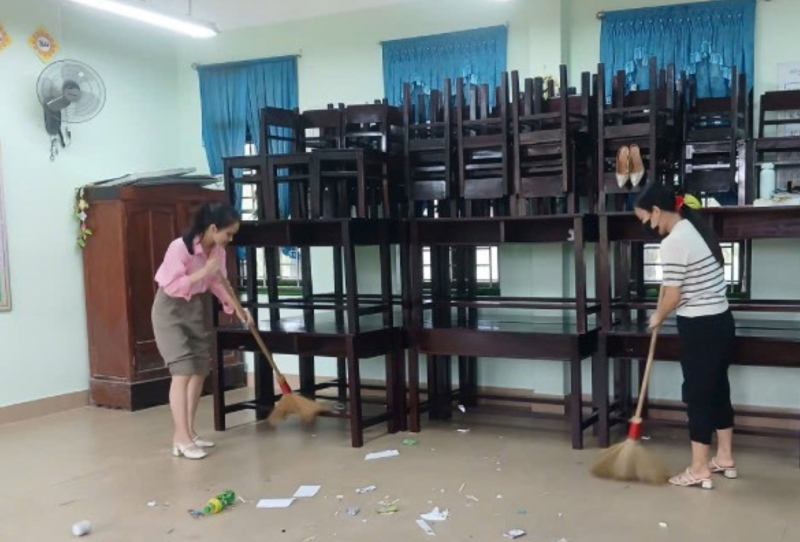 Triều cường dâng gây ngập lụt, hàng nghìn học sinh ở Huế nghỉ học -0