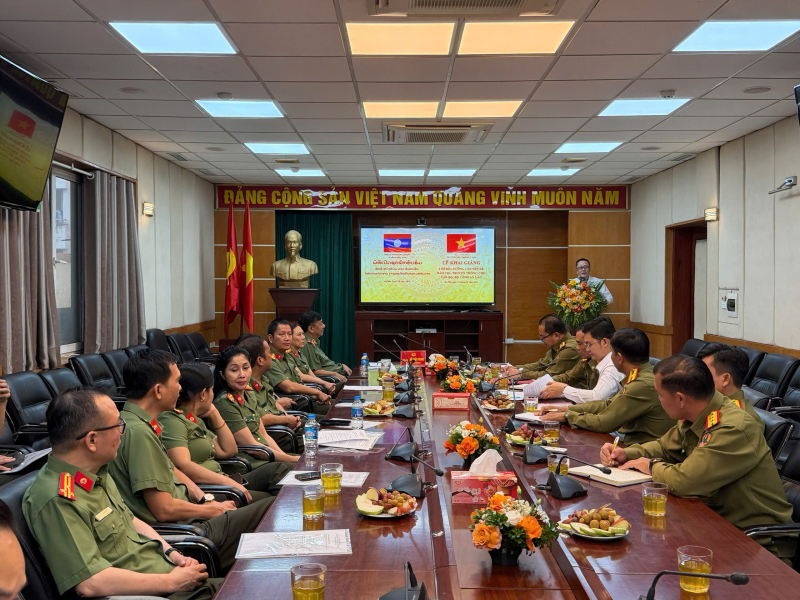 Nâng cao nghiệp vụ báo chí, truyền thông cho cán bộ, Bộ Công an Lào -0