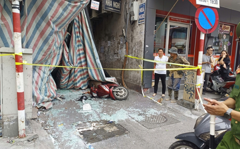 Điều tra vụ vật liệu xây dựng rơi xuống đường làm 2 người thương vong -0