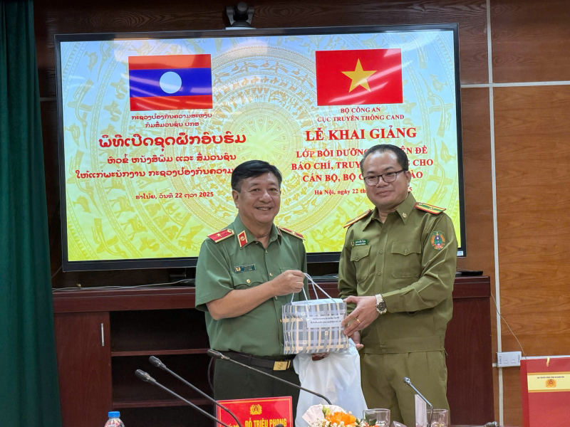 Nâng cao nghiệp vụ báo chí, truyền thông cho cán bộ, Bộ Công an Lào -0