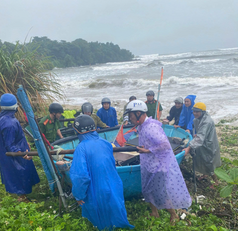 Đà Nẵng: Không có chủ trương chỉ đạo nghỉ làm việc, dừng hoạt động chợ từ chiều 22/10 do bão số 12.  -0