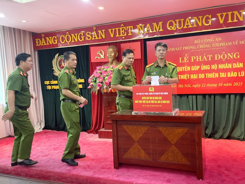 Cục Cảnh sát môi trường ủng hộ, chia sẻ khó khăn với đồng bào bị thiệt hại bởi bão lũ -0